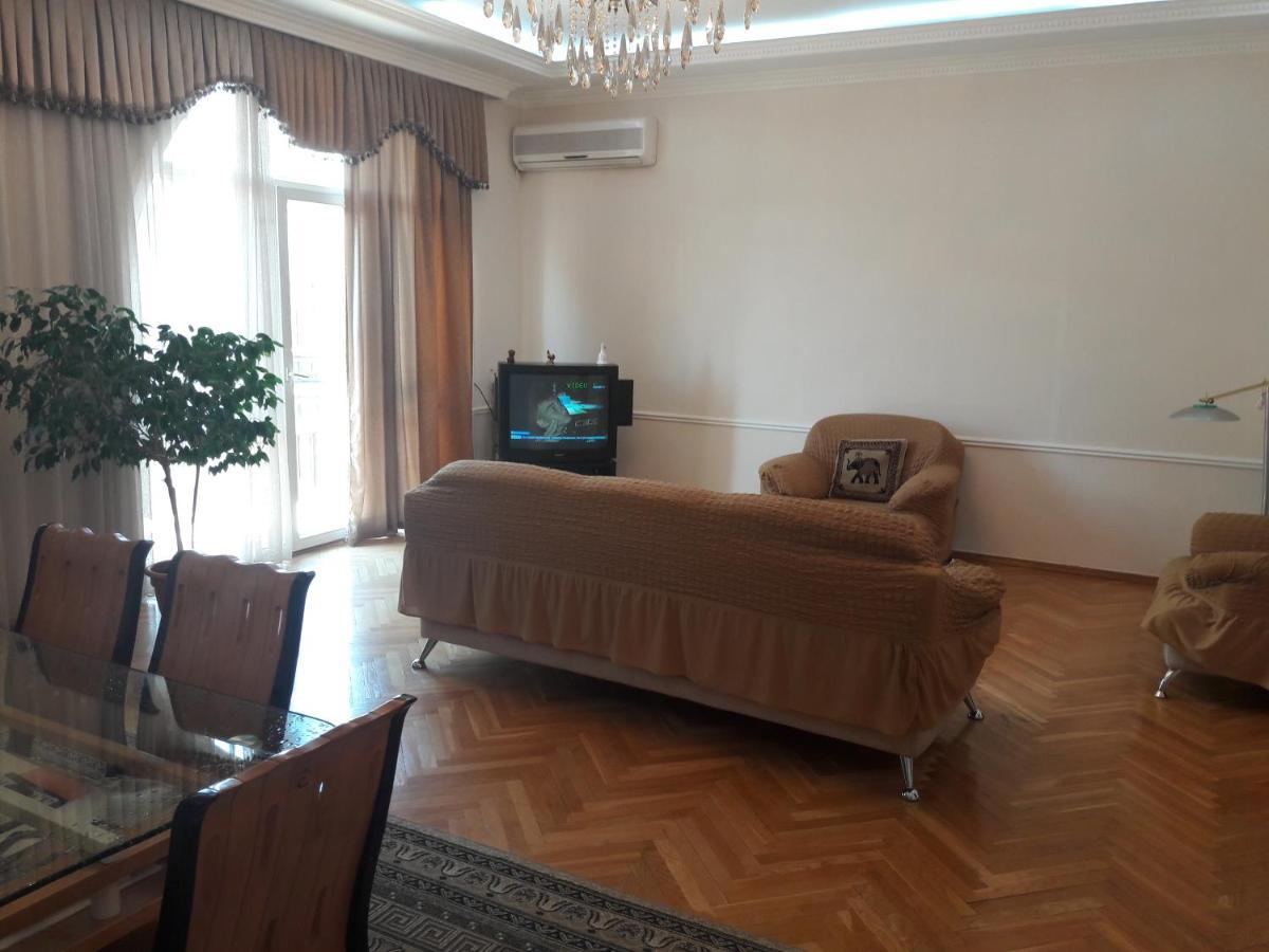 Neftiannikov Avenue Apartment Баку Екстер'єр фото