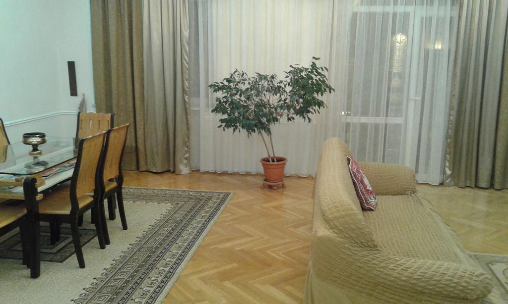 Neftiannikov Avenue Apartment Баку Екстер'єр фото